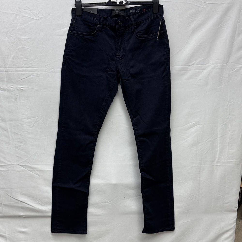 John Varvatos Bowery Slim Straight Jeans. (JV079)